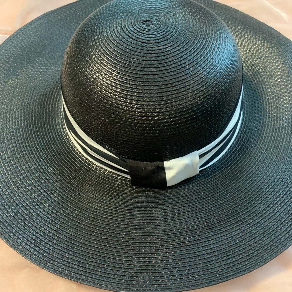 Black & White Hat